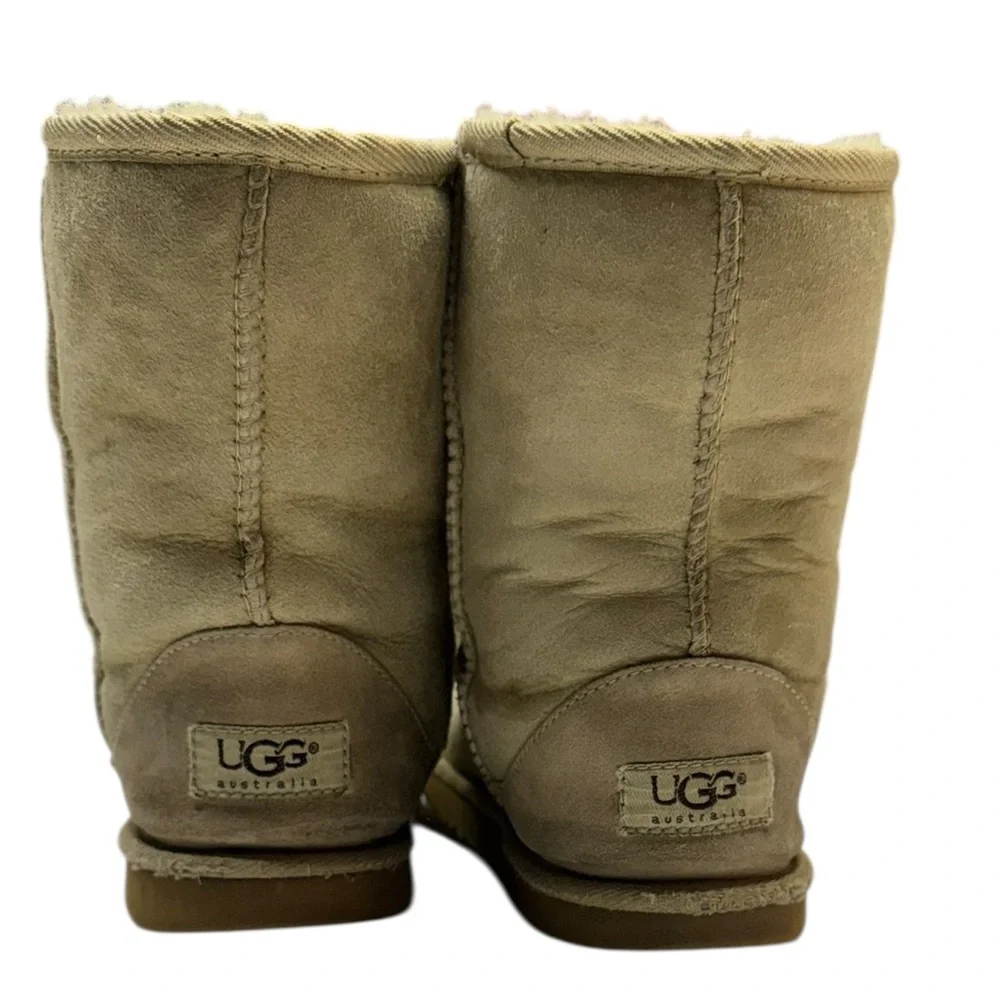Ugg Australia Classic Short Suede Sheepskin‎ Winter Boots Size 5 Shearling